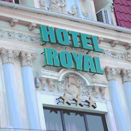 Hotel Royal Craiova Buitenkant foto
